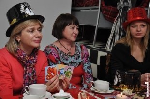 Гадание на кофейной гуще в кофейне CheeseCake, организованное Женским клубом Ольги Рябых.