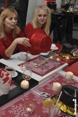 Гадание на кофейной гуще в кофейне CheeseCake, организованное Женским клубом Ольги Рябых.