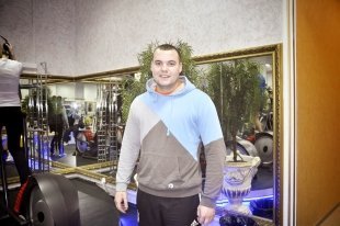 Сергей Карпенко, 24 года - Подарю своей любимой тюльпаны и хорошее настроение. Подарки же выбираю всегда спонтанно.