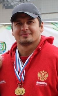 Сургутянин привез из Франции серебряную медаль