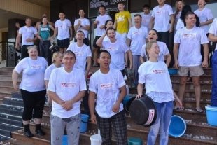 В Караганде началась акция Ice Bucket Challenge в поддержку больных раком детей (фото)