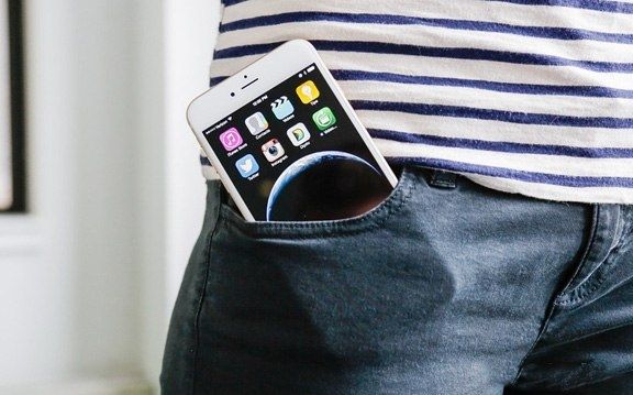 Производители джинсов пообещали переделать карманы под iPhone 6 и iPhone 6 Plus