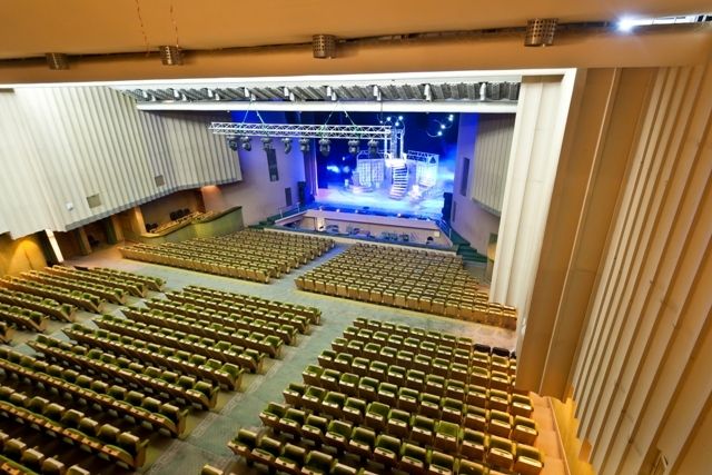 В Красноярском музыкальном театре можно стать почётным гостем