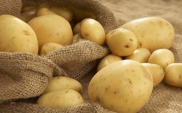 Сегодня в "Дачной сонате" можно купить картофель по 55 тенге за килограмм.