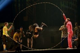 Супершоу ID от цирка Eloize в Челябинске