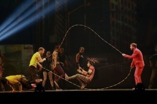 Супершоу ID от цирка Eloize в Челябинске