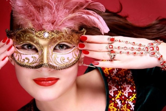 Дам и кавалеров приглашают на рождественский бал