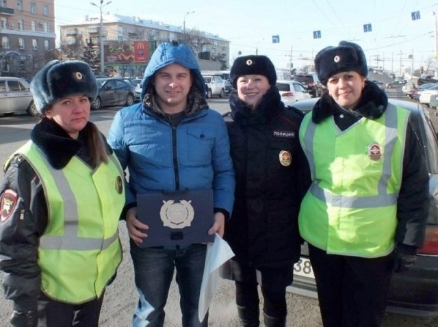Омские ДПСники на день сменили пол