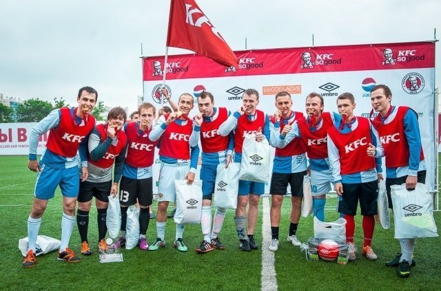 Можно поиграть в футбол с KFC