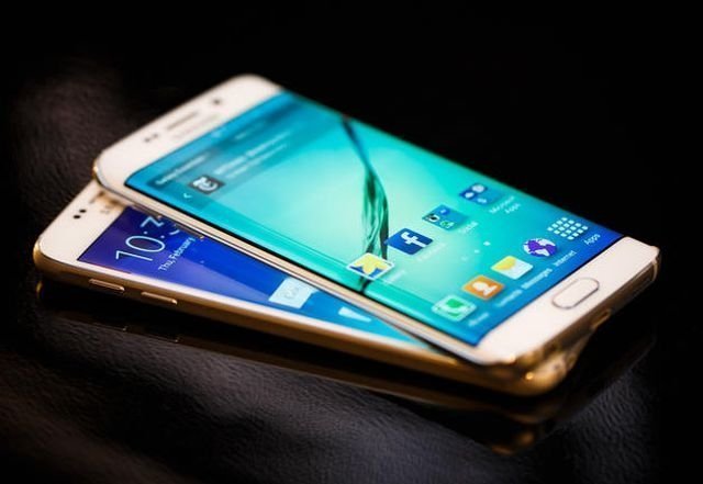 Компания Samsung обнародовала цены на Galaxy S6 и Galaxy S6 Edge в РФ