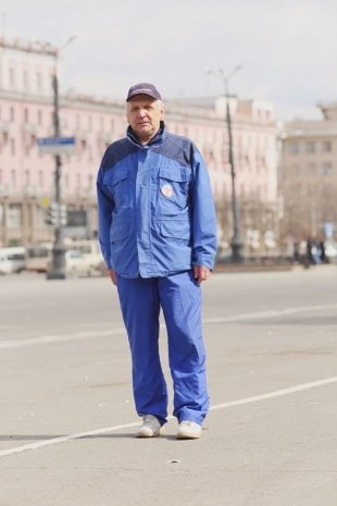 Семен Борисов, 65 лет, инструктор по футболу и хоккею. Город: Калуга. «Приехал сюда по распределению из Калуги в 1972 году. Это родина Циолковского, а мы жили недалеко от того места, где он жил. Прекрасная экология, люди по траве босиком ходят».