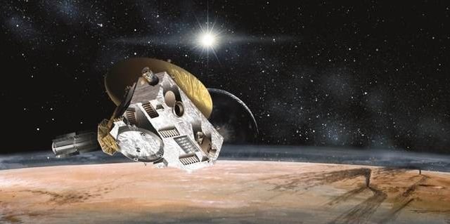 Аппарат NASA наконец долетел до Плутона и сделал первые снимки