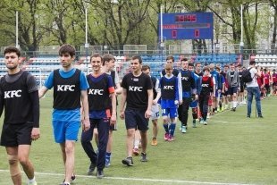 Команда «Лион» одержала победу над лучшими футболистами из Саратова