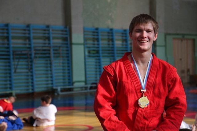 Илья Хлыбов из Верхней Пышмы завоевал титул чемпиона Европы по самбо