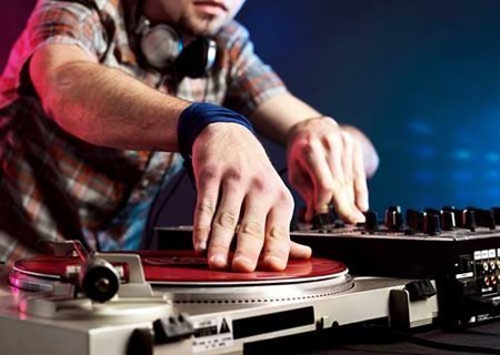 В День молодежи Тюмень разогреют знаменитые диджеи