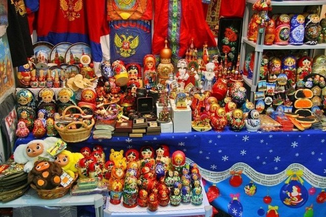 В России начнут выпуск сувенирных духов с «запахами регионов»