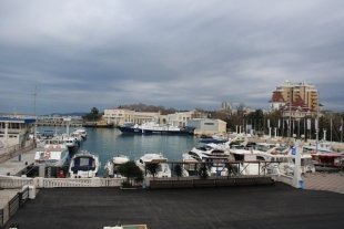Территория морпорта облагораживается