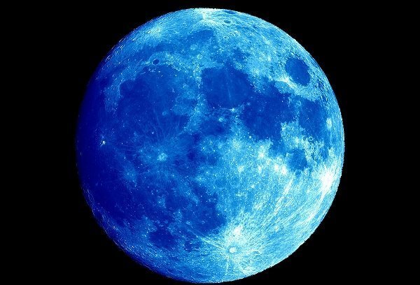 Сегодня карагандинцы смогут увидеть "Голубую Луну" 