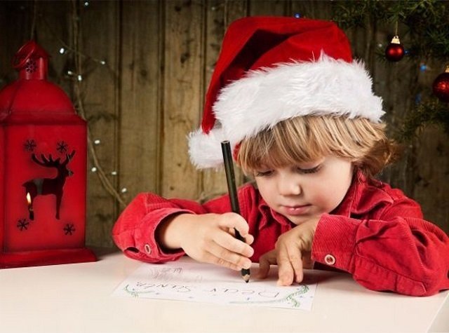 В челябинском зоопарке пишут «Книгу добрых дел» для Деда Мороза