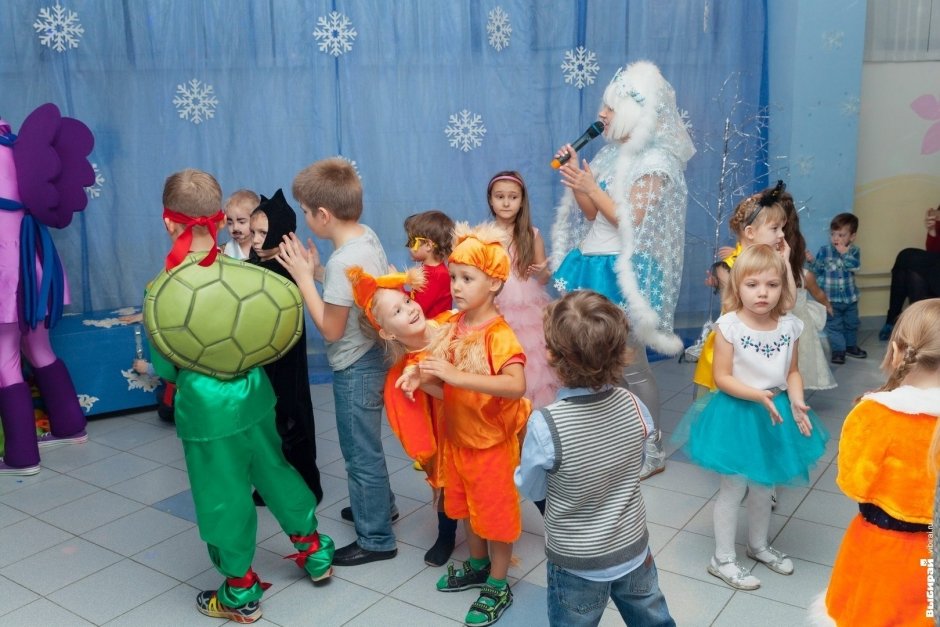 Фотоотчет с детского утренника "Парамон Медиа"