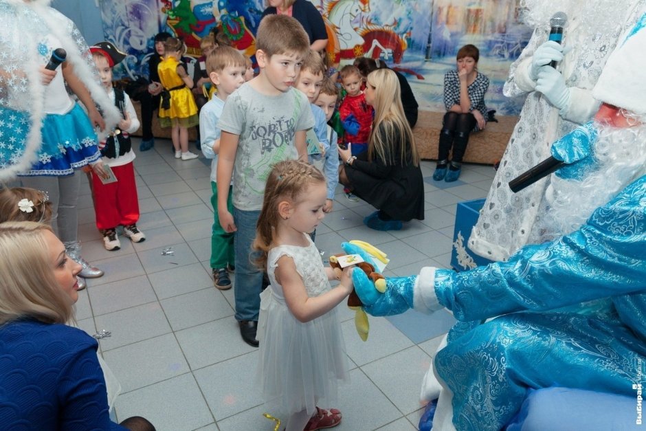 Фотоотчет с детского утренника "Парамон Медиа"