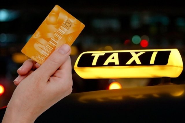 Безналичную оплату услуг такси предлагают внедрить в Астане