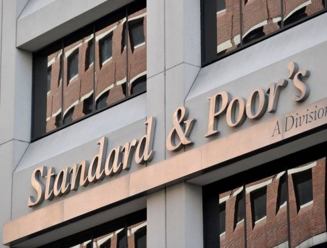 Standard & Poor's попросили отозвать  негативный прогноз Сургута