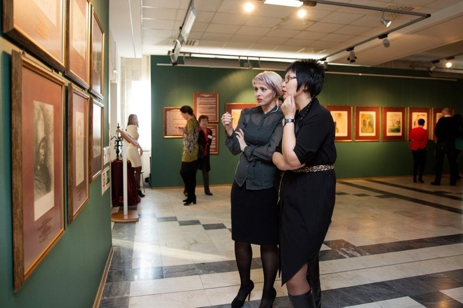 В Cургуте состоялось открытие выставки подлинников Пикассо и Дали