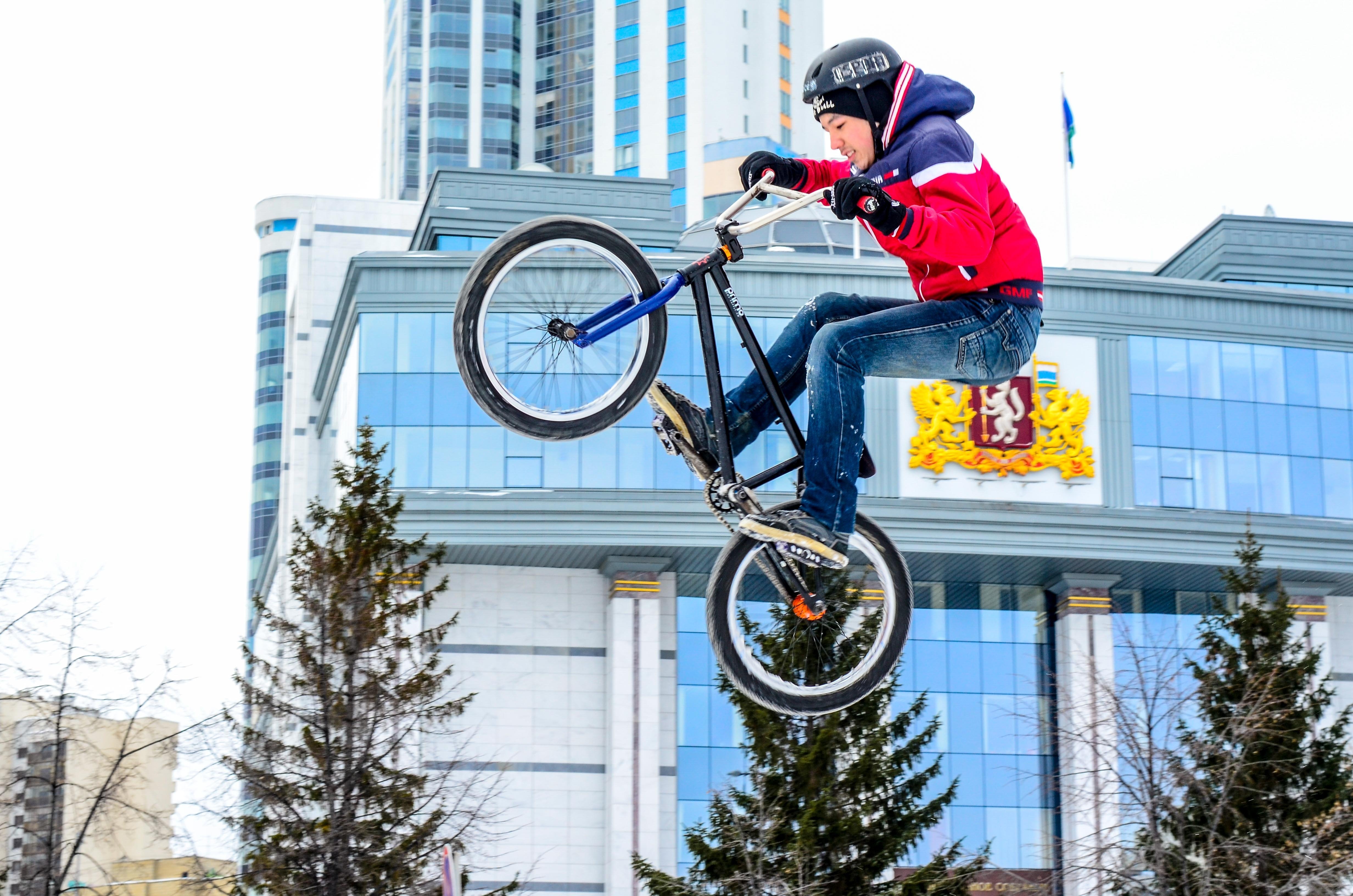 Выбирай екатеринбург. 23 Февраля велосипед. BMX Air. Площадки для прыжков на велосипеде в Екатеринбурге. Контест Екатеринбург.