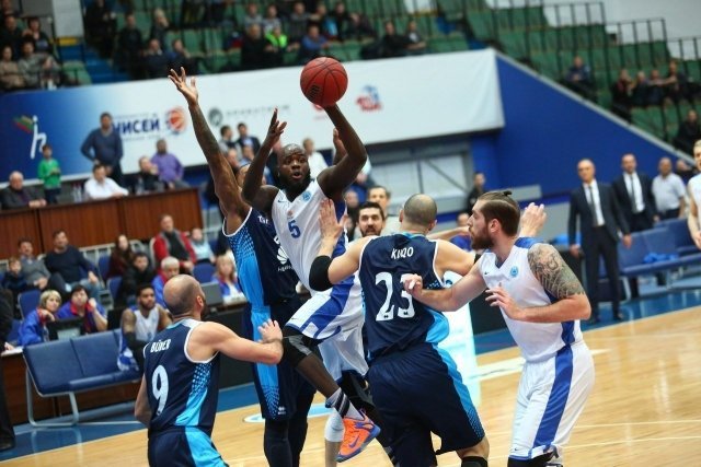 Баскетбольный «Енисей» вышел в 1/4 финала ЕвроКубка FIBA