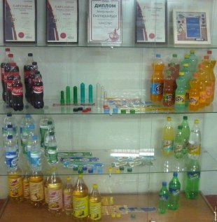 Напитки, которые выпускает завод Coca-Cola Hellenic в Екатеринбурге. Все исключительно в пластике.