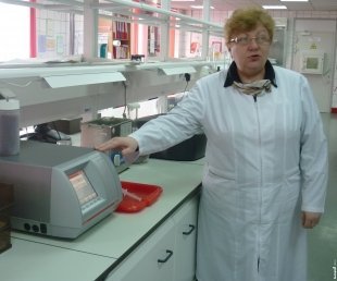 Заведует всем Людмила Румянцева, менеджер отдела качества, работающая в компании уже 12 лет.
