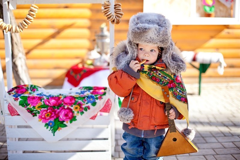 Наряд на масленицу для мальчика. Нарядить ребенка на Масленицу. Масленица фотосессия для детей. Дети на Ярмарке зимой. Нарядить ребенка на Масленицу в сад.