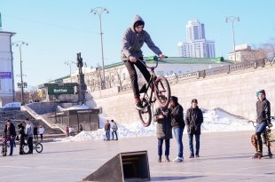 Первый весенний велопраздник прошёл в Екатеринбурге 8 марта