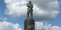 В Екатеринбурге установят памятник Валерию Чкалову