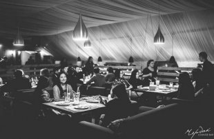 "Чердак" – приглашаем Вас провести вечера в уютной обстановке нашего лаунж бара. Приятная атмосфера, вкусная еда и живая музыка – Всё это создано для Вашего комфортного пребывания в нашем заведении.