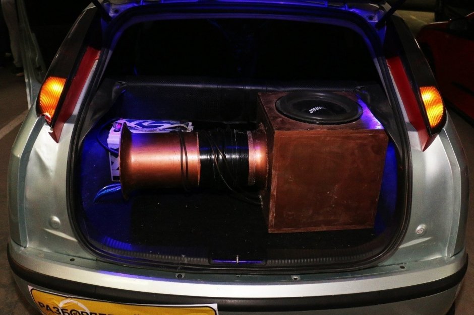 Соревнования по автозвуку «Autosound Уральские Монстры 2016»