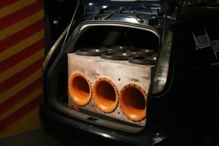 Соревнования по автозвуку «Autosound Уральские Монстры 2016»