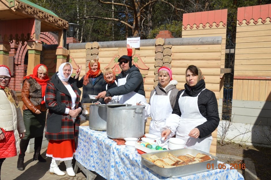 У Свято-Никольского Храма широко отметили Пасху