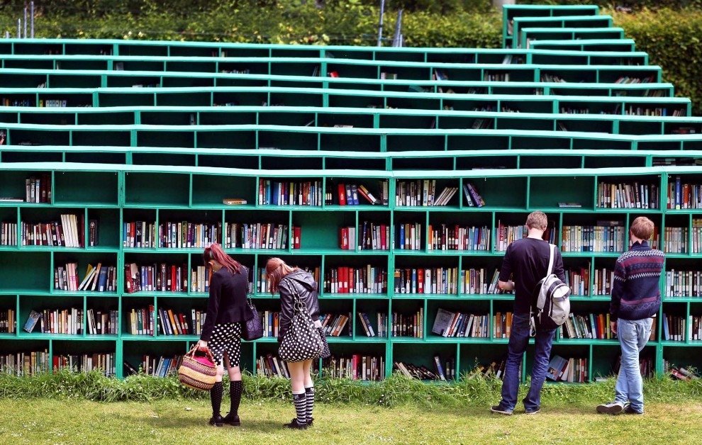 Heaven library. Библиотека в парке. Библиотека под открытым небом. Библиотека на открытом воздухе. Необычные уличные библиотеки.