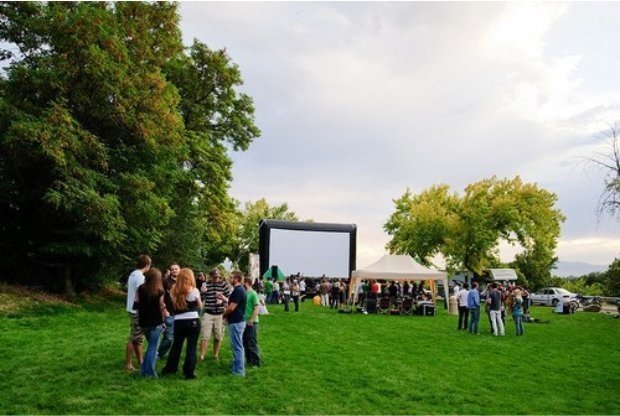 С 16 июня в казанских парках и скверах будут работать уличные кинотеатры