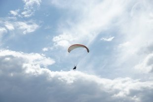 В Сарманово прошли соревнования Кубка России “Параплан. Полет на точность”