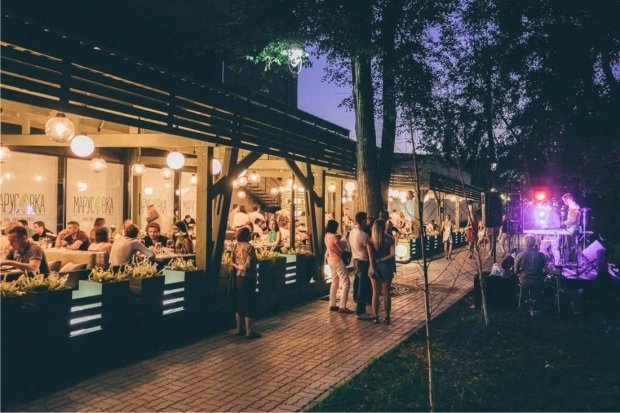 В Казани в Лядском саду открылся бар «Marusovka»