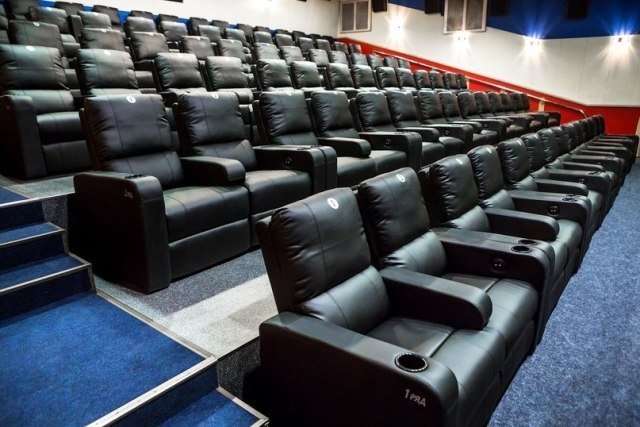Сегодня все кресла в кинотеатре "Мегаполис" стали мягкими