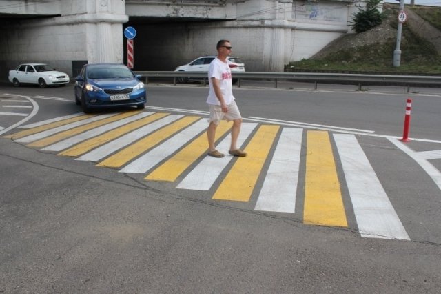 В Краснодаре появились новые пешеходные переходы