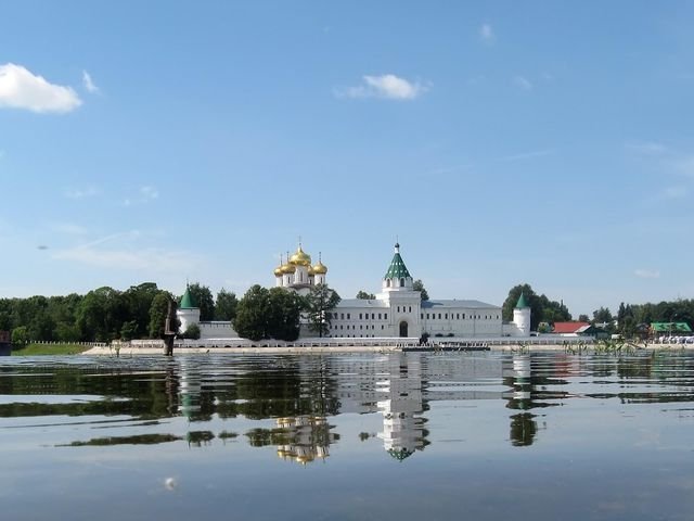 Ипатьев монастырь в Костроме