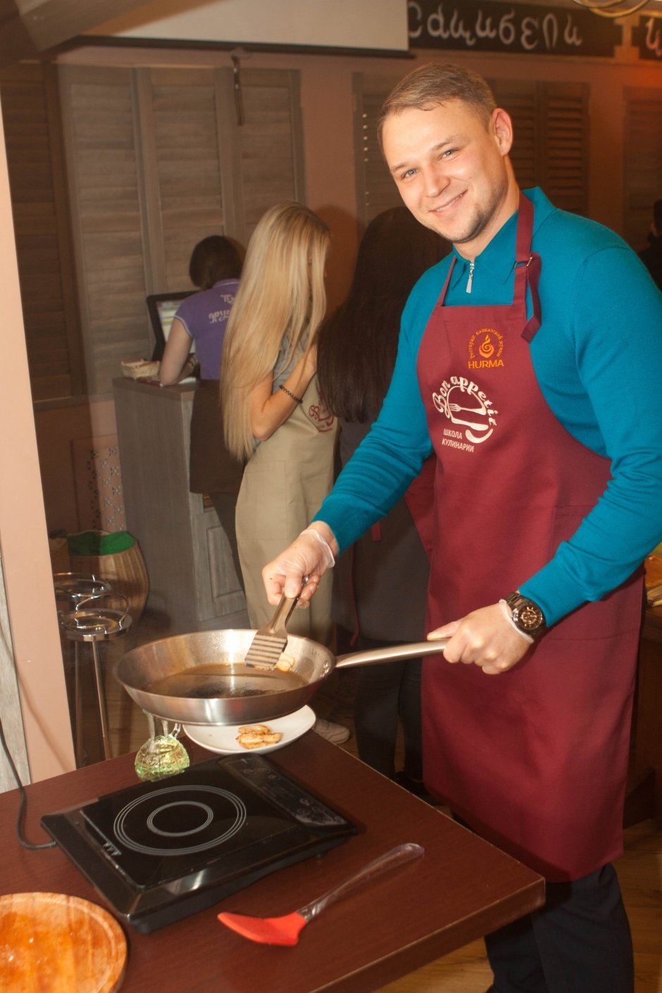 В ресторане «Хурма» прошел первый кулинарный мастер-класс от Bon appetit!