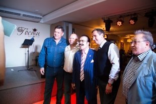 В Кургане выступил Король шансона Вилли Токарев — фотоотчёт