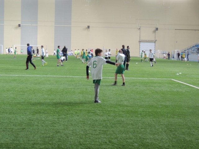 100 детей сыграют против футболистов «Енисея»