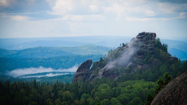 Красноярские «Столбы» названы самым посещаемым заповедником России